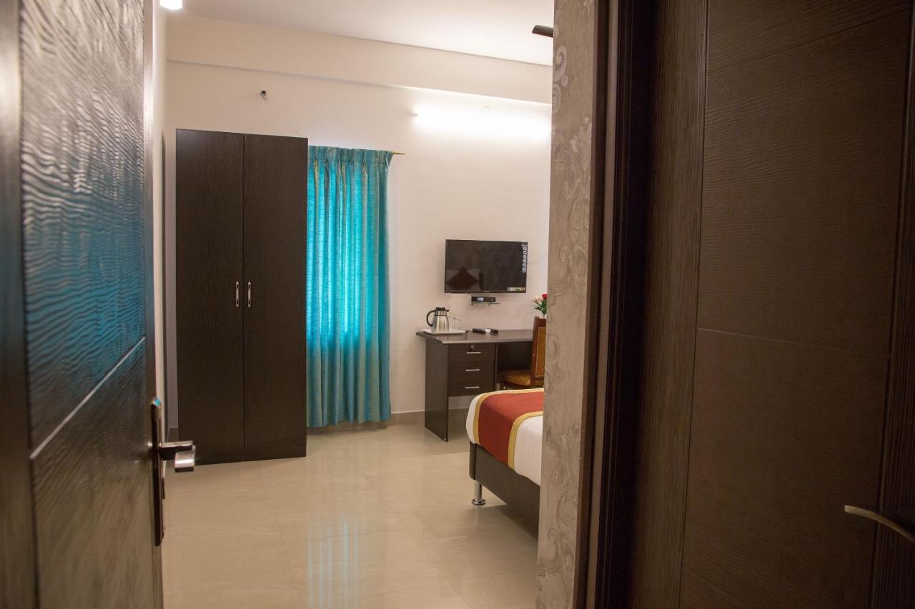 Oyo 8737 King Suites Bangalore Buitenkant foto