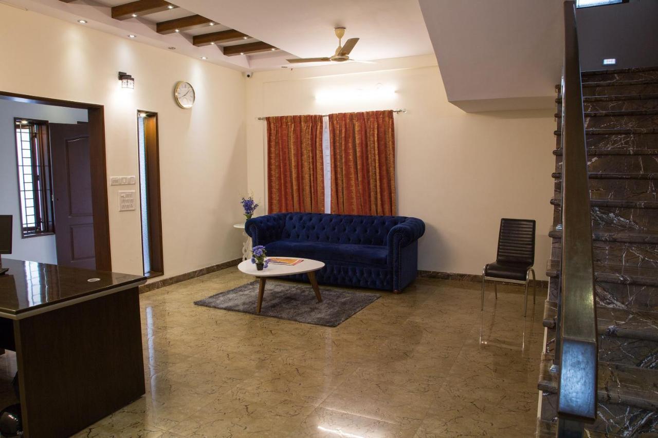 Oyo 8737 King Suites Bangalore Buitenkant foto